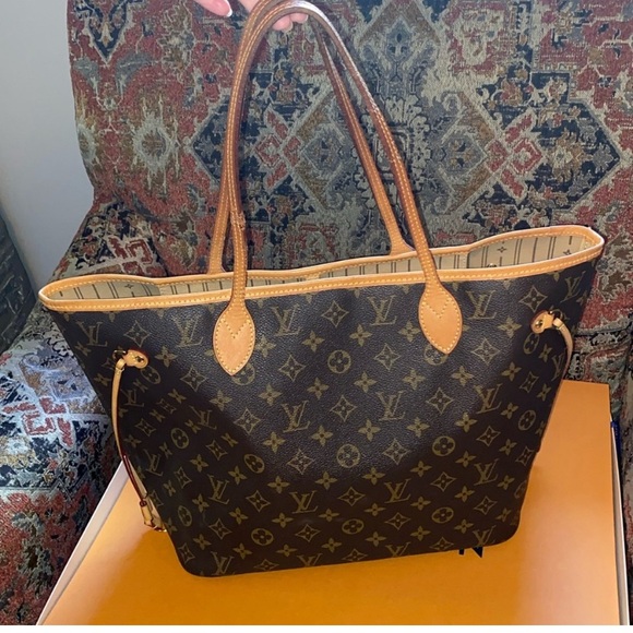 Louis Vuitton, David Yurman and Gucci - Picture 6 of 14